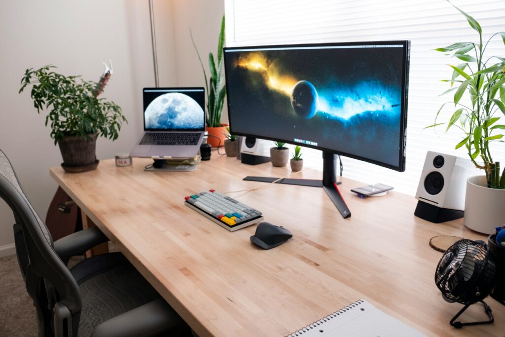 Top Tips For Selecting The Ideal Monitor For Office Use