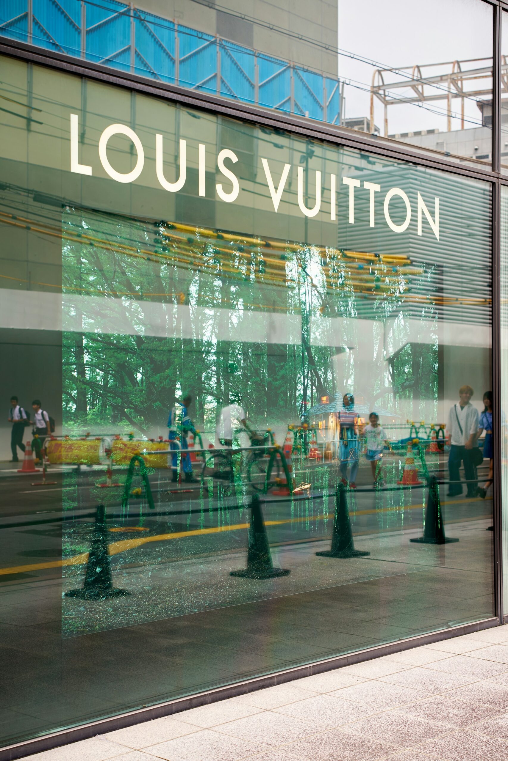 Louis Vuitton T-Shirt Designer Article Image