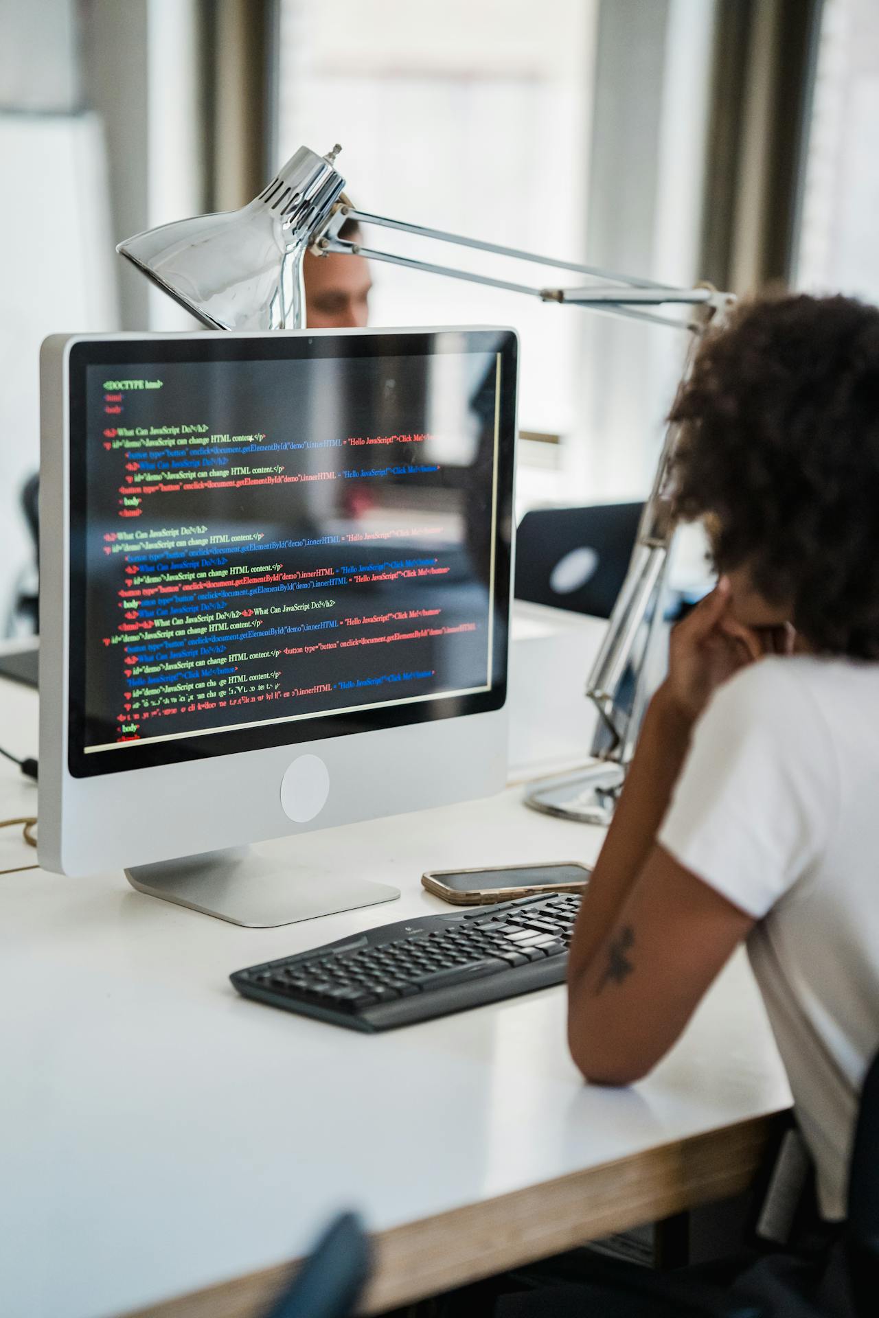 Maximize Efficiency Outsourced IT Article Image