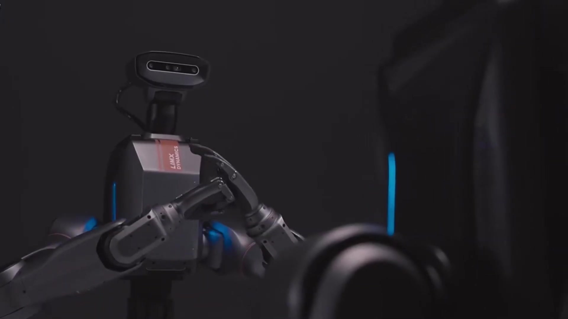 Limx Launches Tron 2 Modular Humanoid Platform