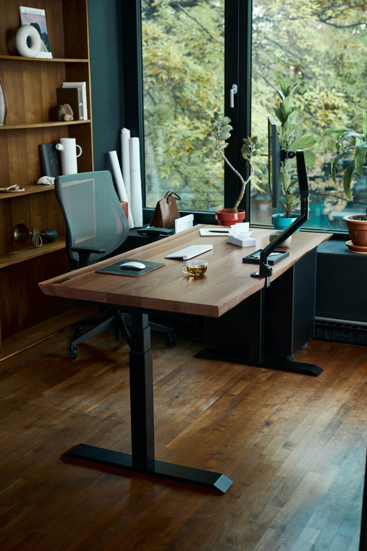 Who Needs An Electric Standing Desk? Understanding The Benefits Of Sit Stand Work Environments Footer image