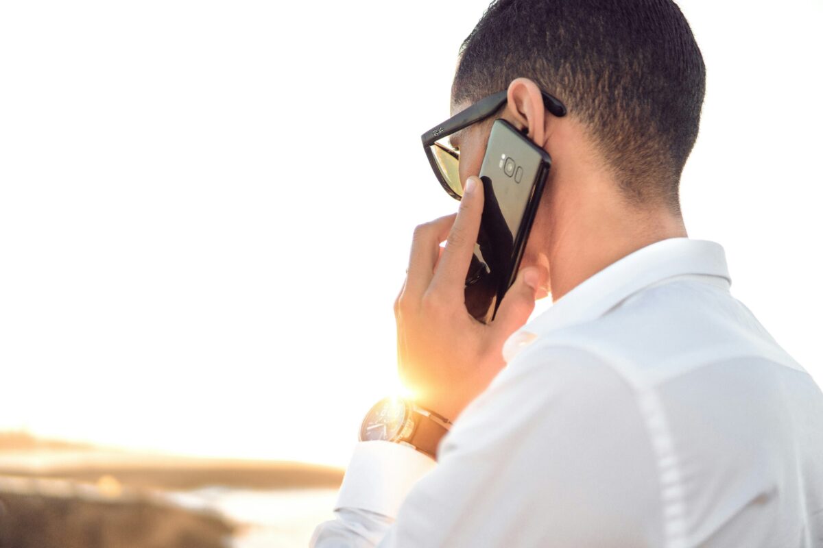 How Does AI Reception Improve Customer Service?