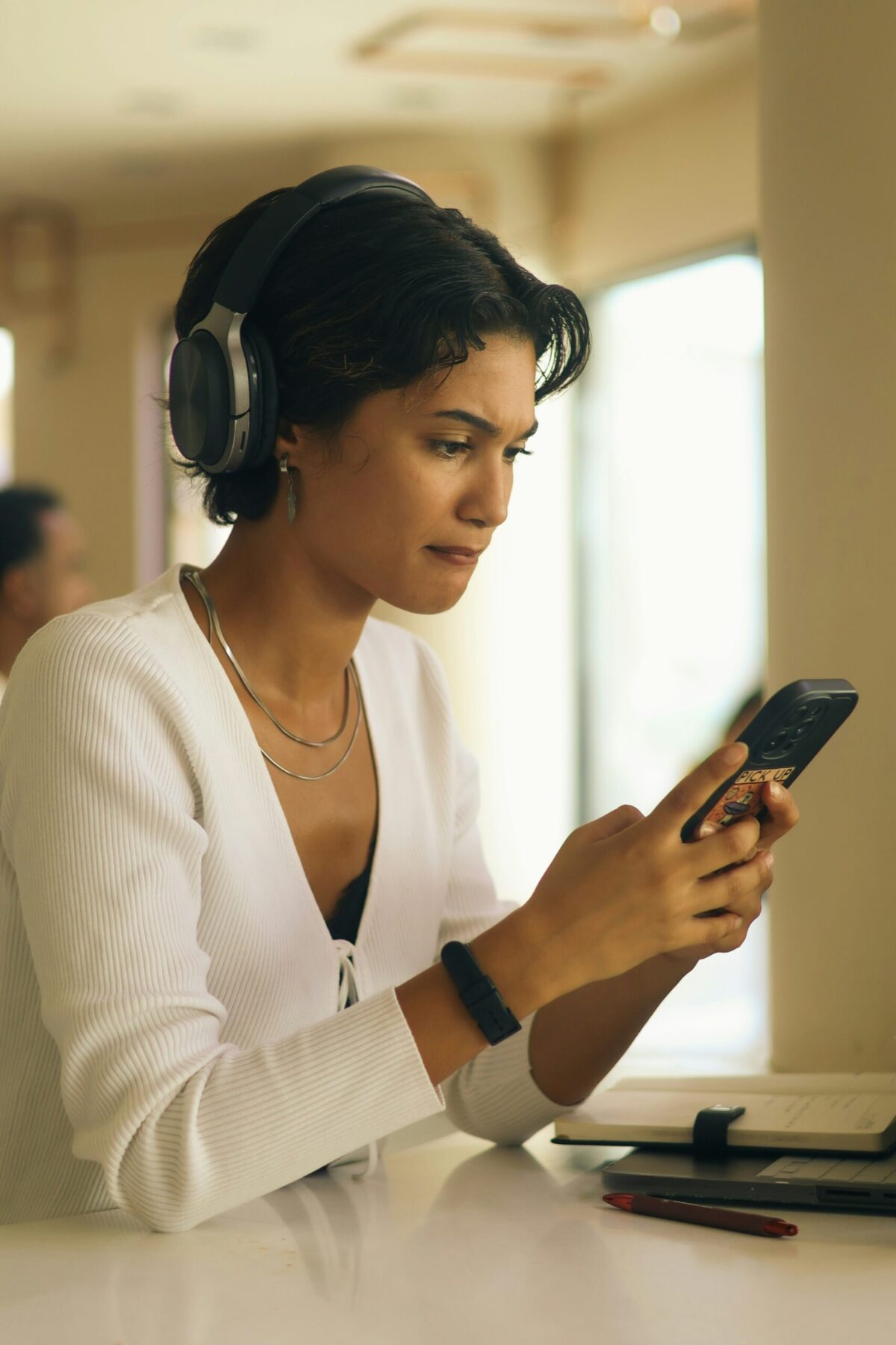 How Does AI Reception Improve Customer Service? Footer image
