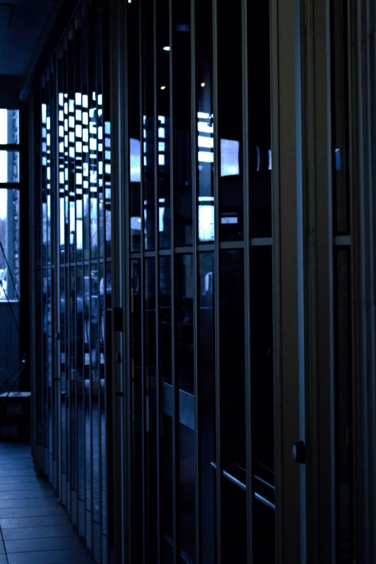 Business Resilience In The Hybrid Cloud Era: Infrastructure Lessons From Global Enterprises Footer image
