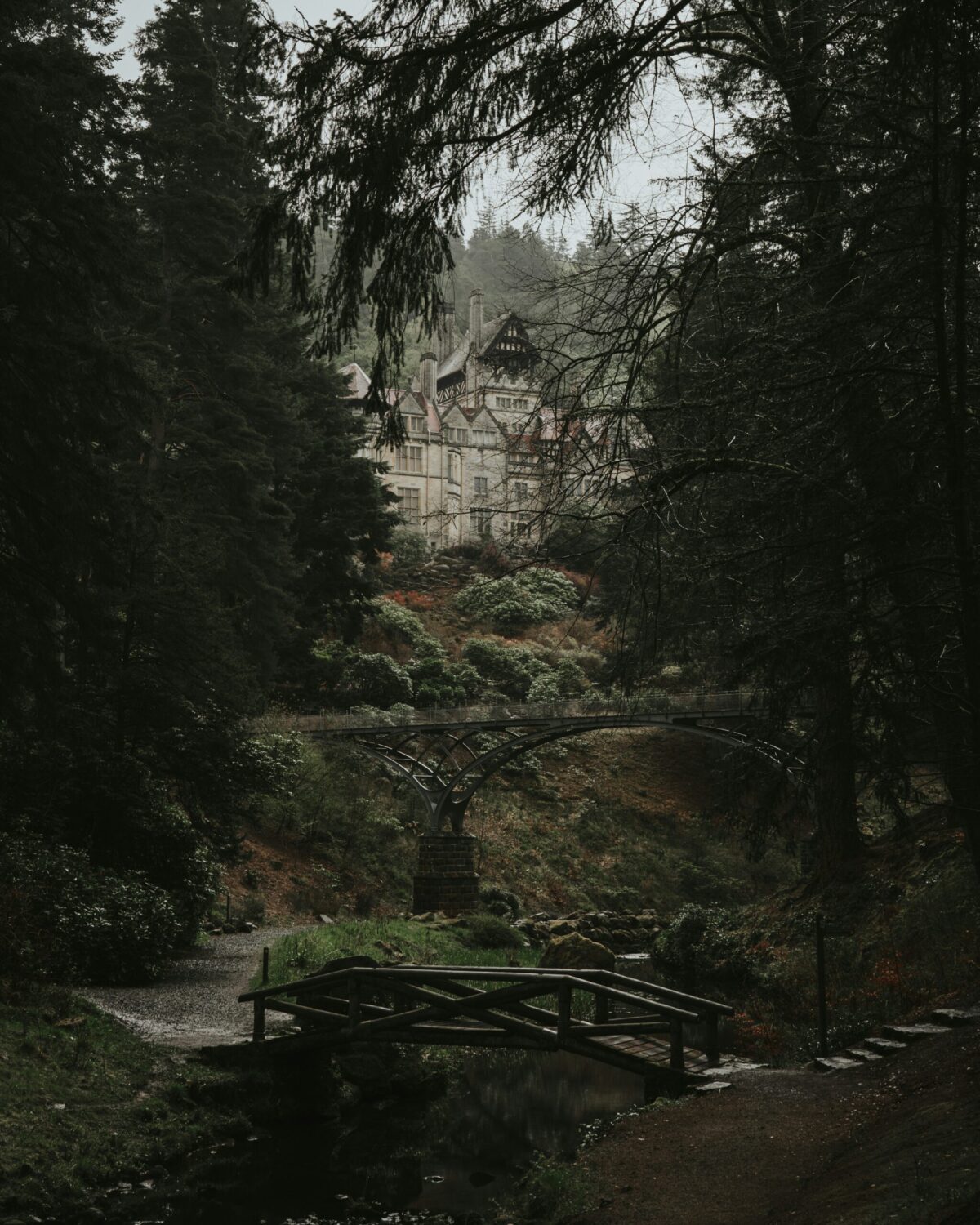 Ten Haunted Houses Worth The Drive This Fall Footer image